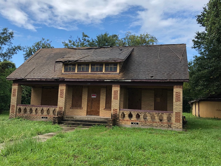 We Buy Houses in Any Condition: Why Ugly Homes Still Get Fair Cash Offers
